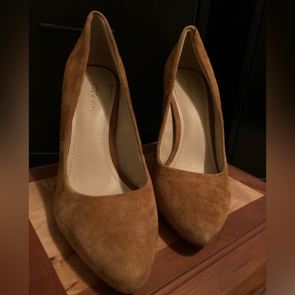 BCBGeneration Women’s Suede Camel Heels, 8.5
